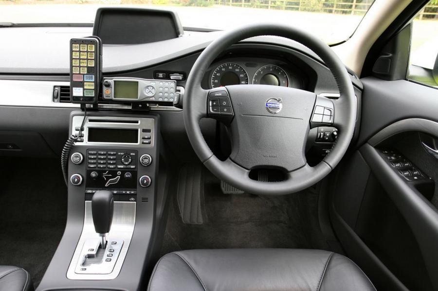  Volvo V70 Police 2007 года  (UK) (фото 6 из 9)